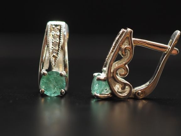 Серьги из серебра с натуральными изумрудами - 87