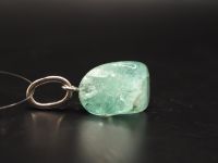 Серебряная подвеска с натуральным изумрудом -315