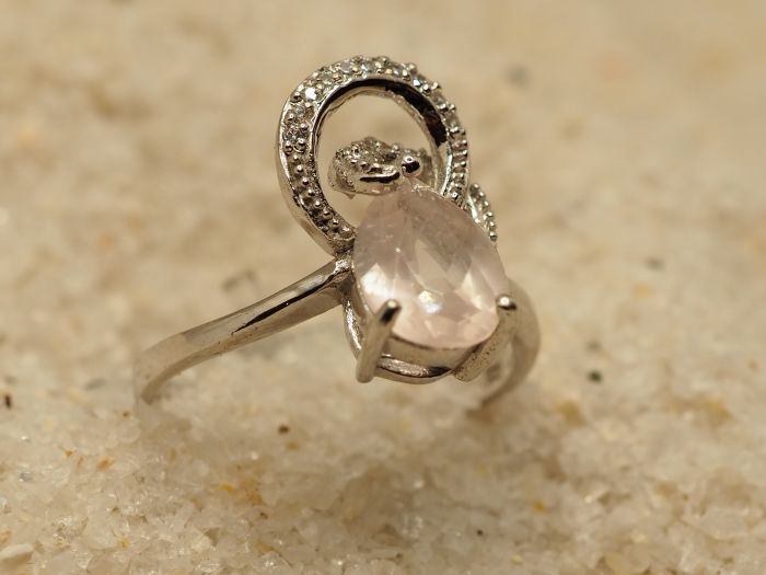 серебреное кольцо с натуральным розовым кварцем-433