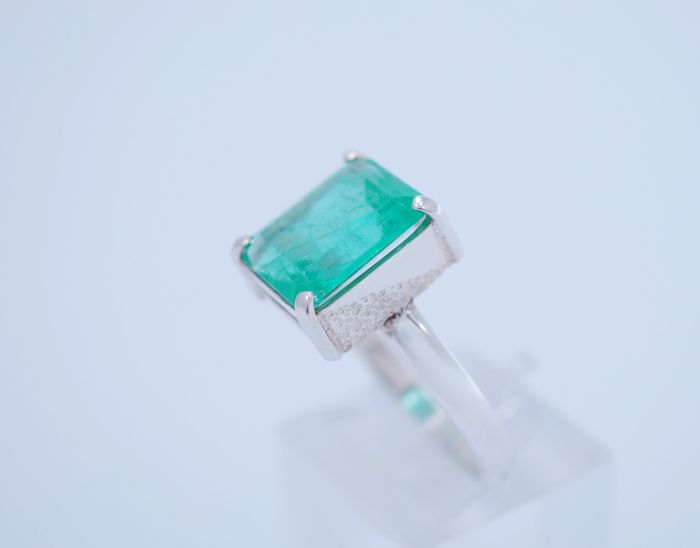 Серебряное кольцо 925 пробы с природным изумрудом 5.01 карат 4/3 - 88