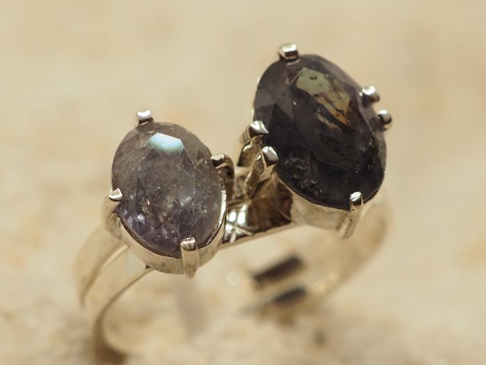 Серебряное двойное  кольцо с Александритами-671