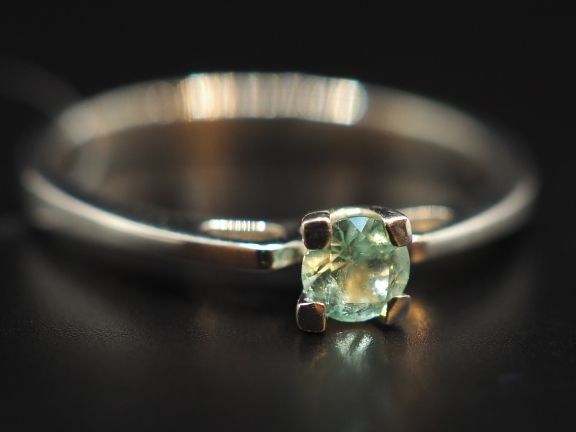 Серебряное кольцо с бериллом - 125